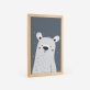 Poster de um urso polar branco adorável, perfeito para decorar o quarto do bebé com um toque aconchegante. 3